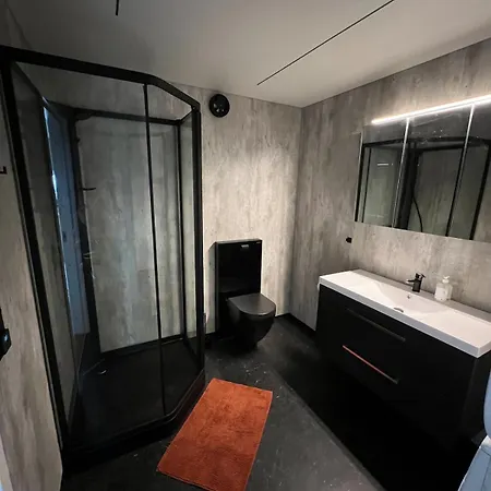 New Modern In With 2 Bedrooms * Senja