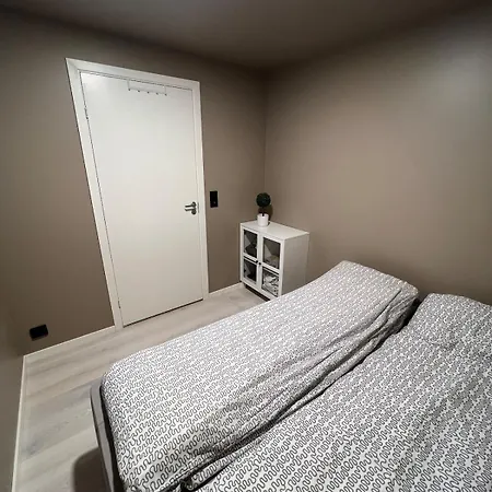 New Modern In With 2 Bedrooms Апартаменты *