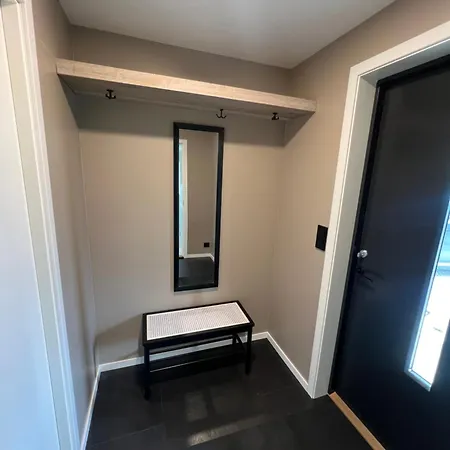 Апартаменты New Modern In With 2 Bedrooms *