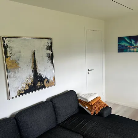 New Modern In With 2 Bedrooms
