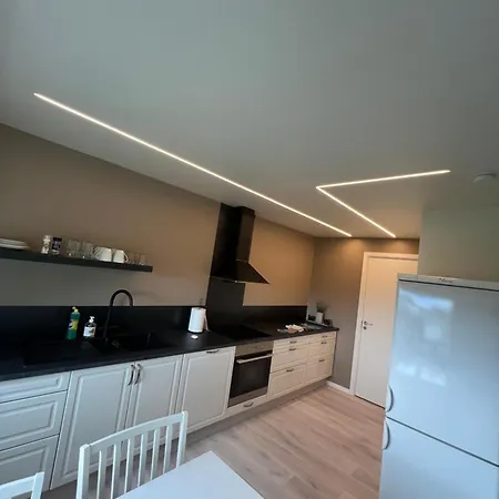 New Modern In With 2 Bedrooms Апартаменты *
