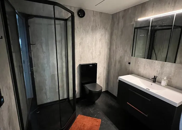 New Modern In With 2 Bedrooms * Senja